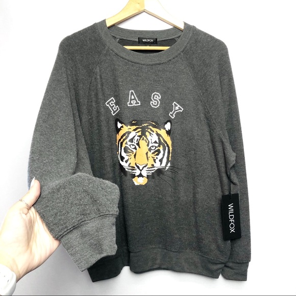 Tops - WILDFOX Easy Tiger crewneck gray NWT